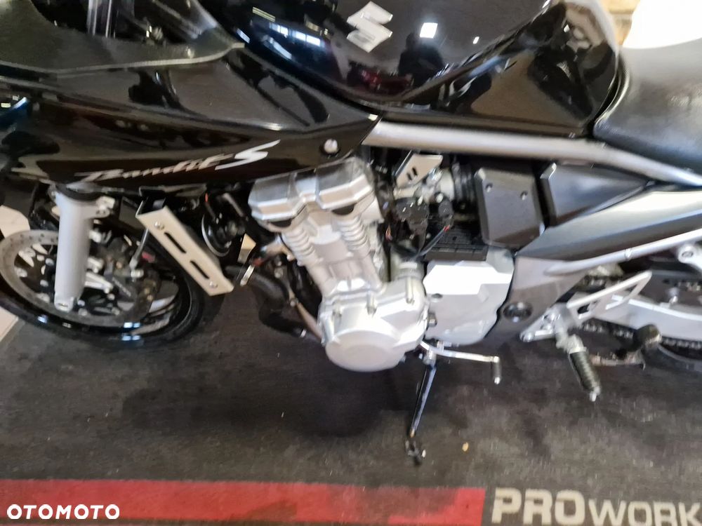 Suzuki Bandit - 12