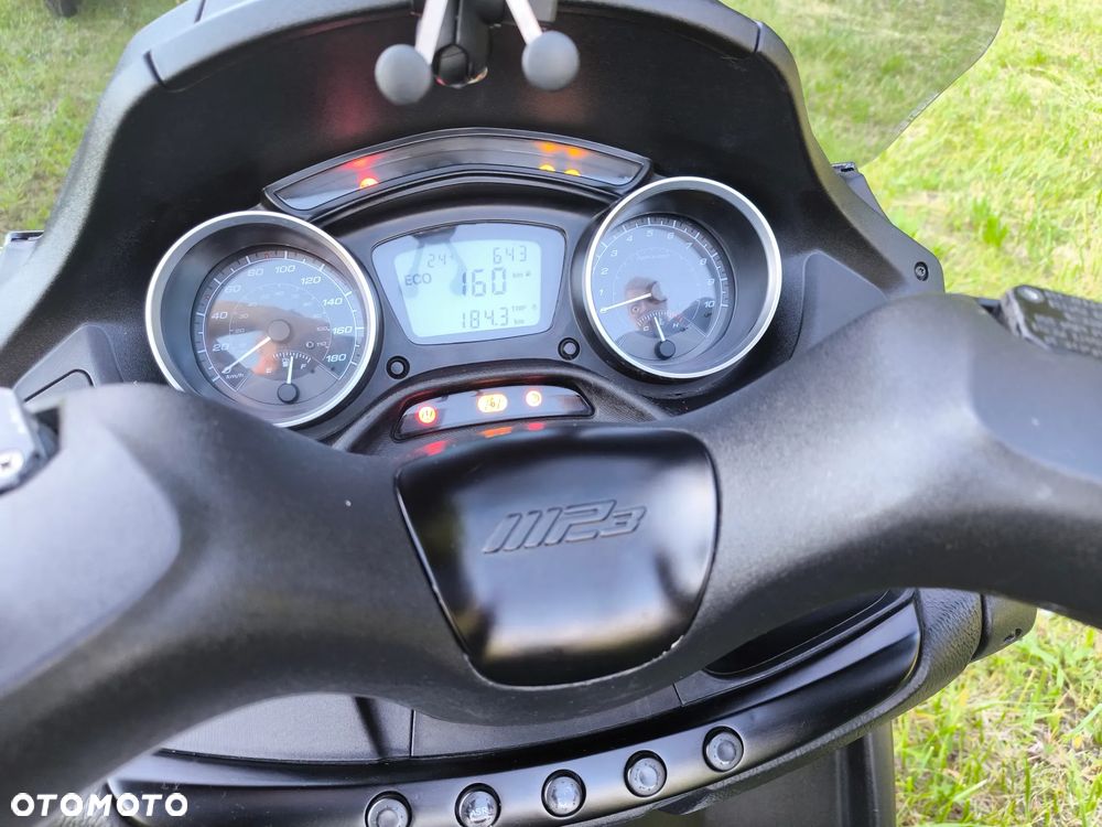 Piaggio MP-3 - 9