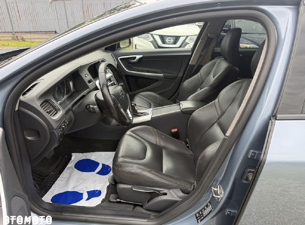 Volvo V60 Cross Country - 19