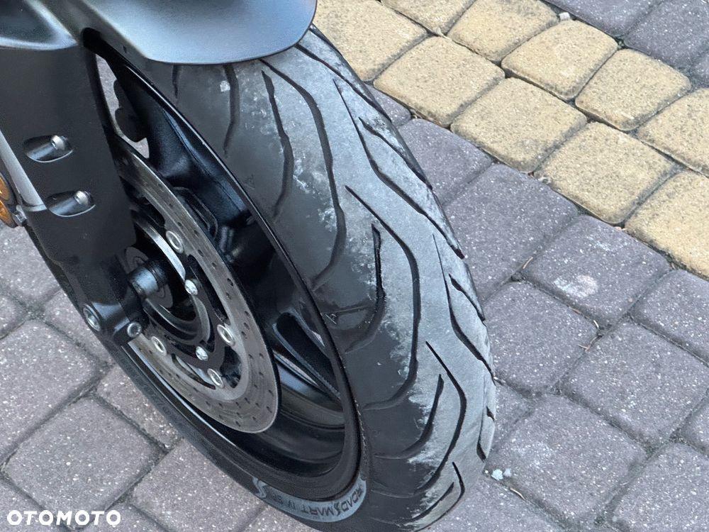 Yamaha FZ8 - 7