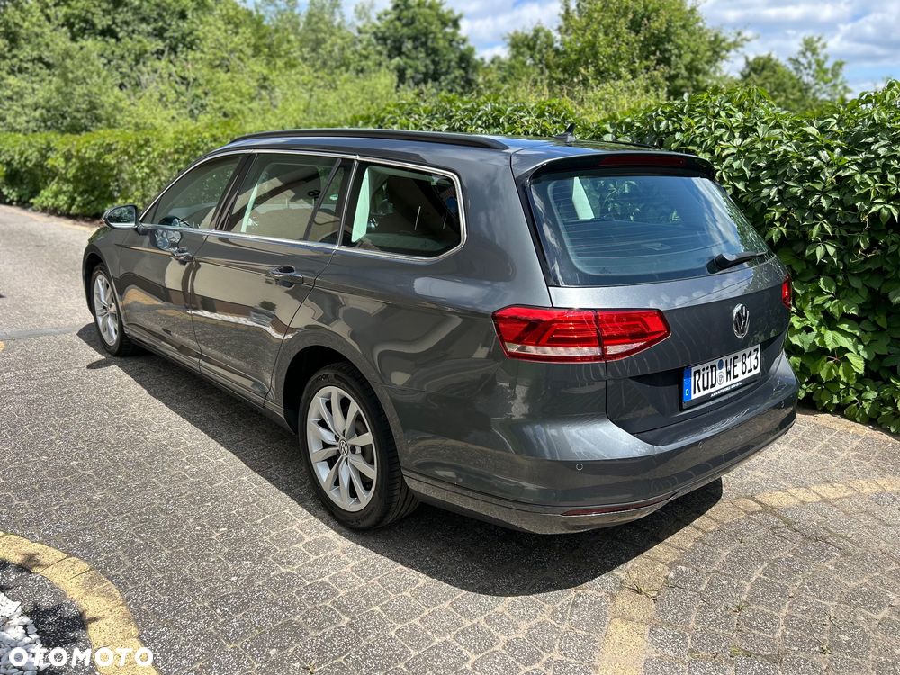 Volkswagen Passat 2.0 TDI (BlueMotion Technology) DSG Comfortline - 12