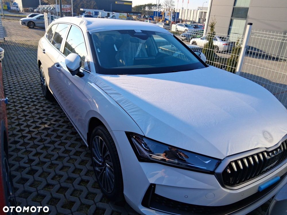 Skoda Superb 2.0 TDI SCR 4x4 L&K DSG - 2