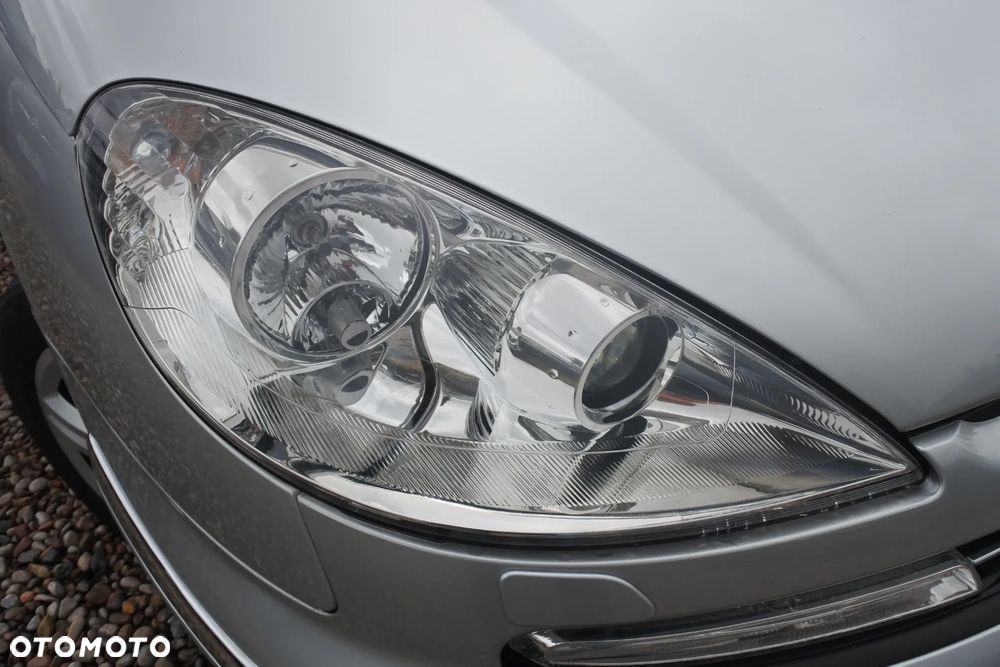 Peugeot 807 HDi 160 Style - 23