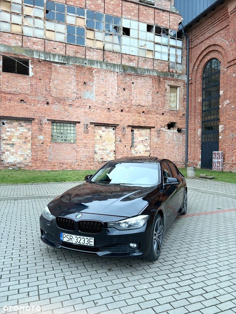 BMW Seria 3 328i xDrive Luxury Line - 2