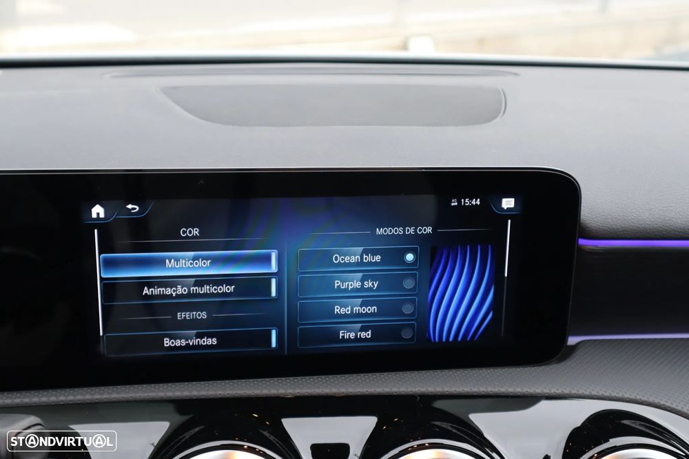 Mercedes-Benz A 250 Limousine e 8G-DCT AMG Line - 19