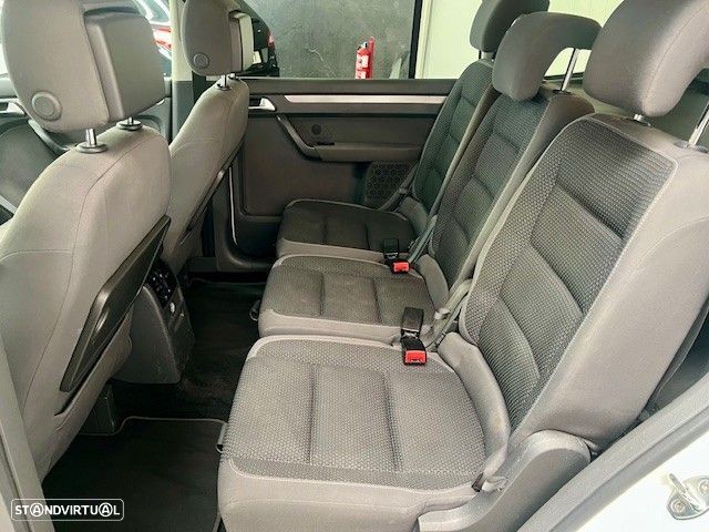 VW Touran 1.6 TDI Confortline DSG - 23
