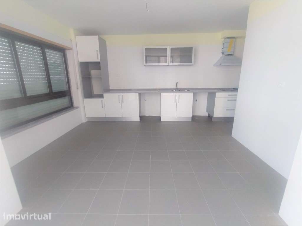 Apartamento T2 em Mem Martins - Grande imagem: 2/17