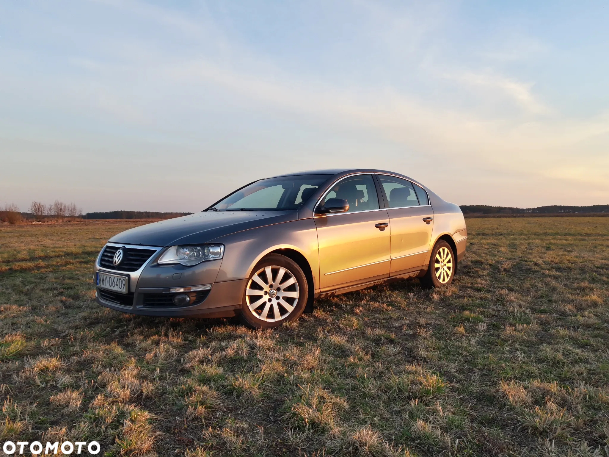 Volkswagen Passat - 4