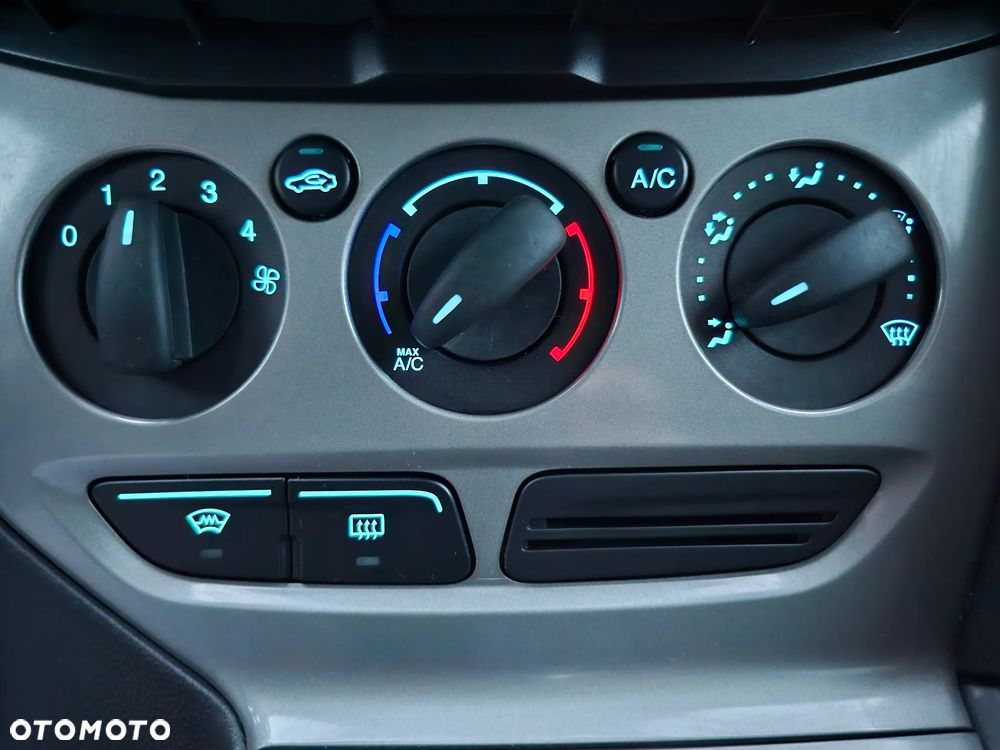 Ford Focus 1.6 Trend - 24