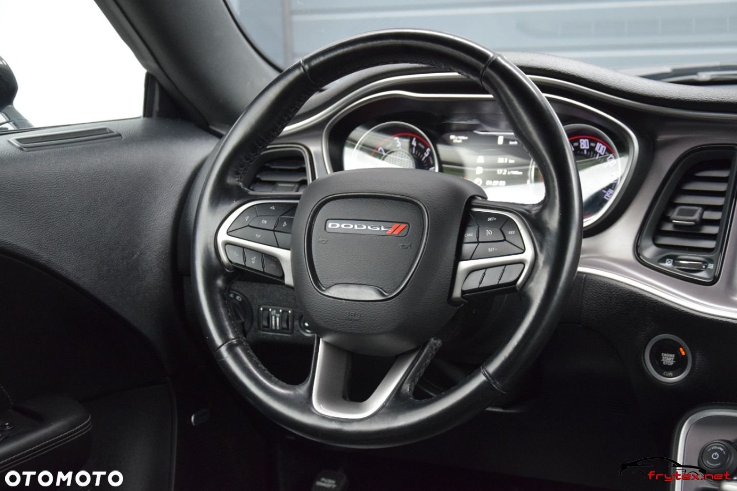 Dodge Challenger - 27