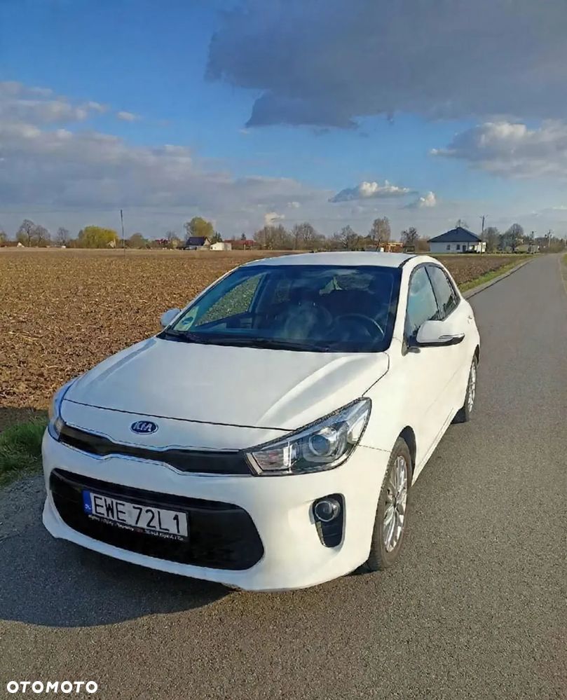 Kia Rio 1.4 L - 6
