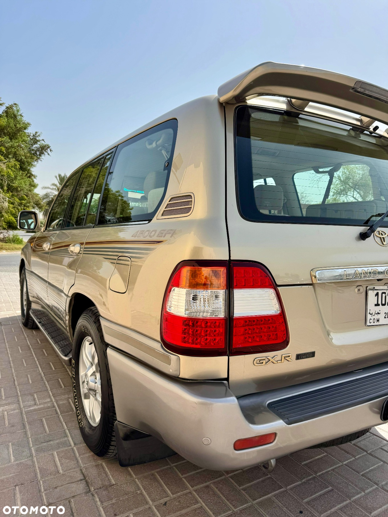 Toyota Land Cruiser - 11