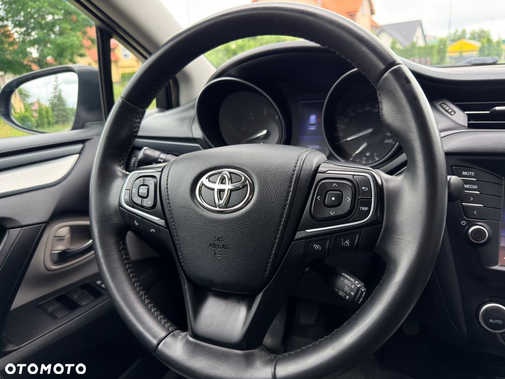 Toyota Avensis 2.0 D-4D Premium - 26