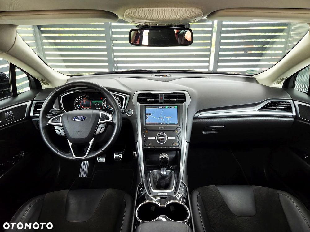 Ford Mondeo - 35