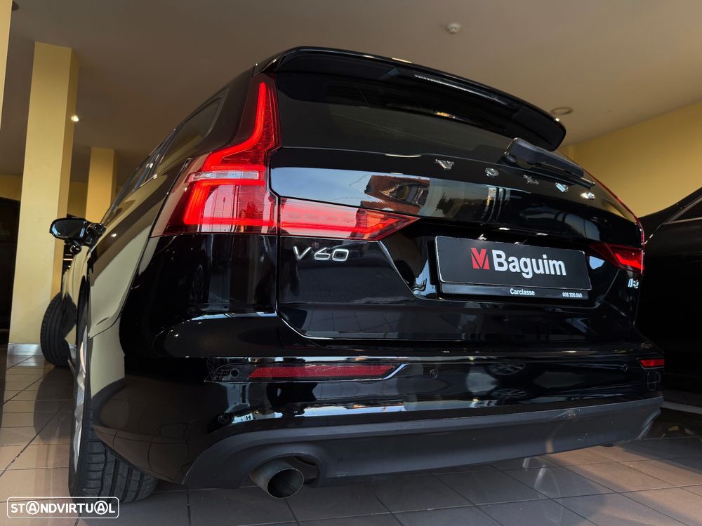 Volvo V60 2.0 B4 Momentum Geartronic - 3