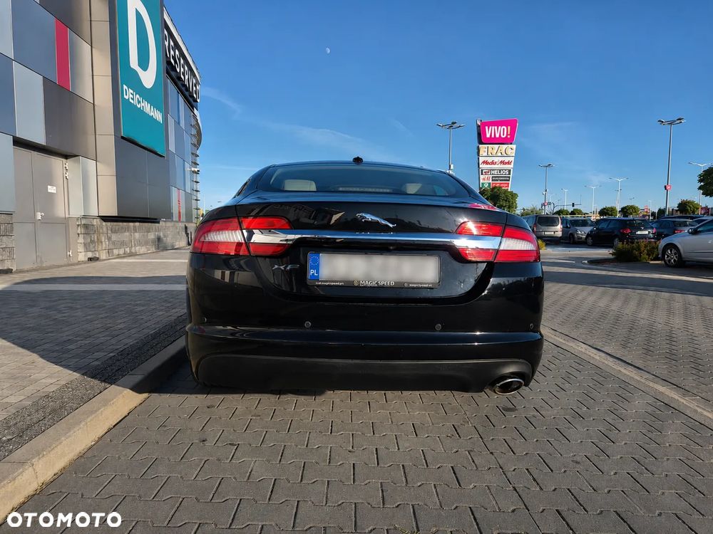 Jaguar XF 2.2 D - 30