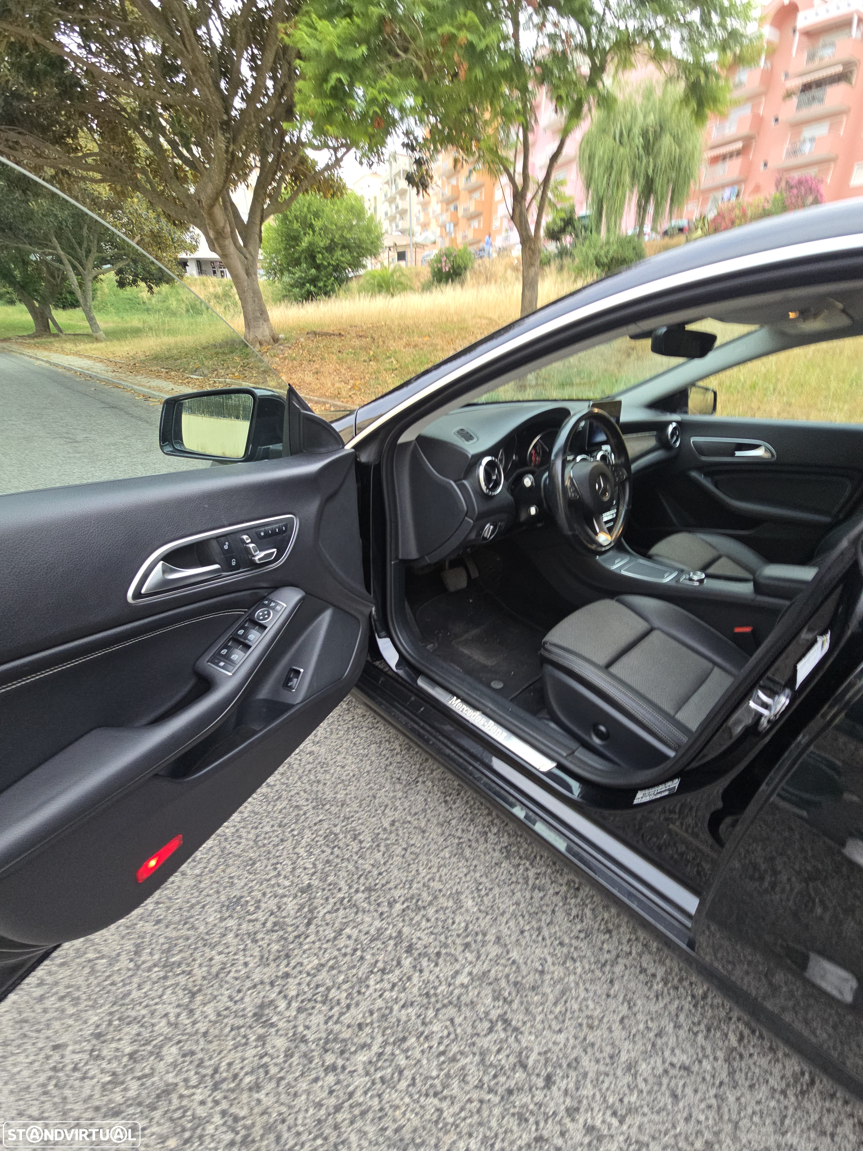 Mercedes-Benz CLA 200 d Shooting Brake Urban Aut. - 19