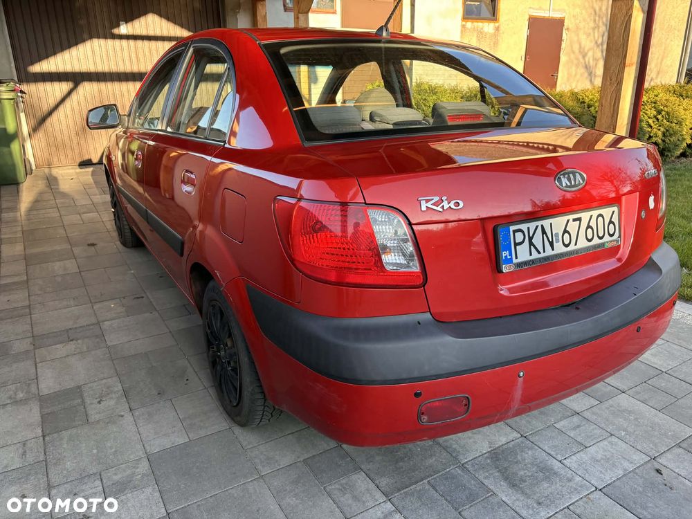 Kia Rio - 3