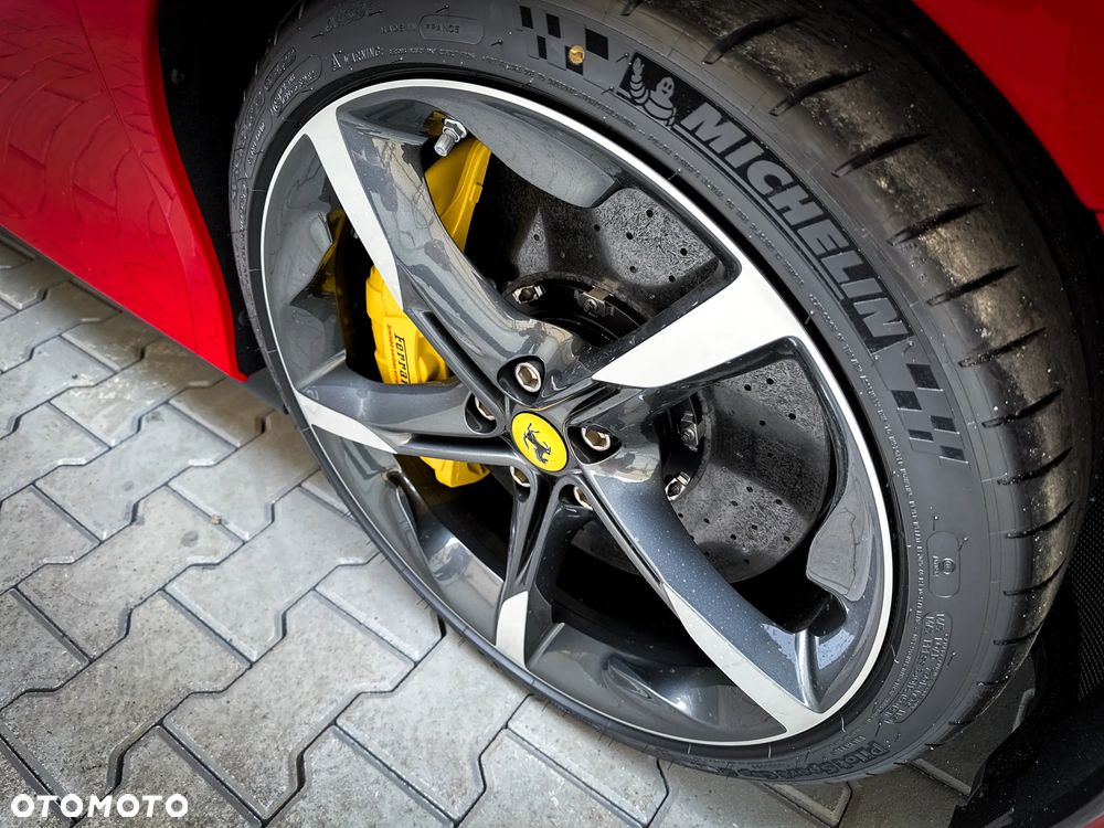 Ferrari SF90 Spider - 36