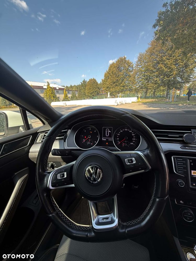 Volkswagen Passat - 9