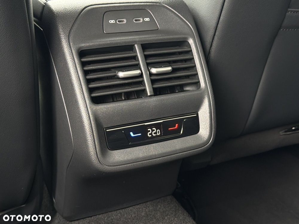 Volkswagen Passat - 36