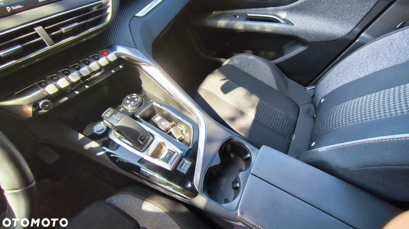 Peugeot 3008 1.2 PureTech Allure S&S EAT6 - 20