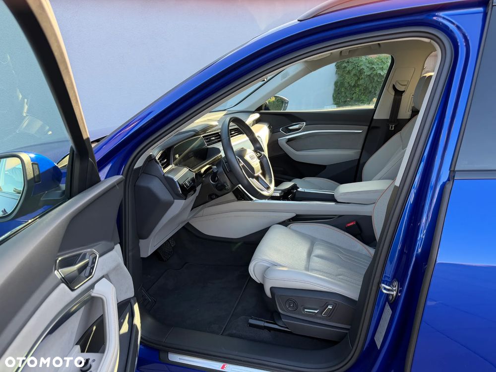 Audi Q8 Sportback e-tron - 10