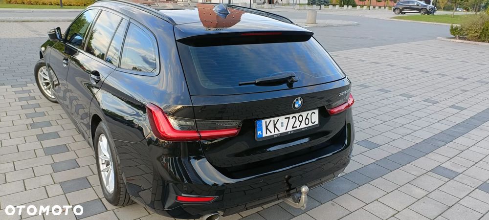 BMW Seria 3 320d Sport Line - 7