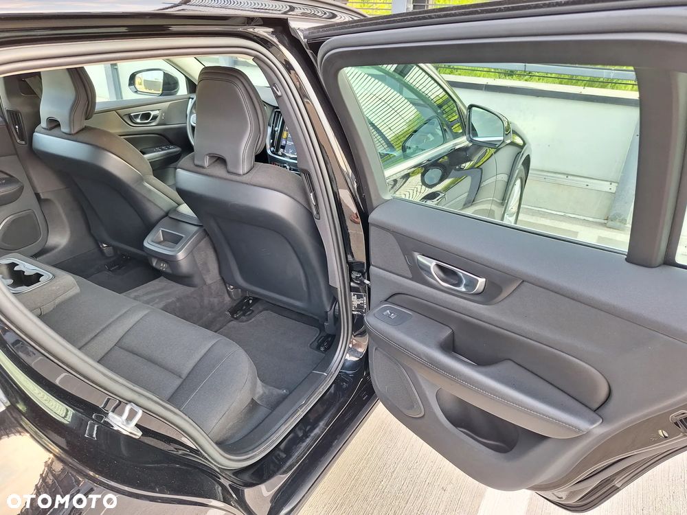 Volvo V60 B4 D Momentum Pro - 22