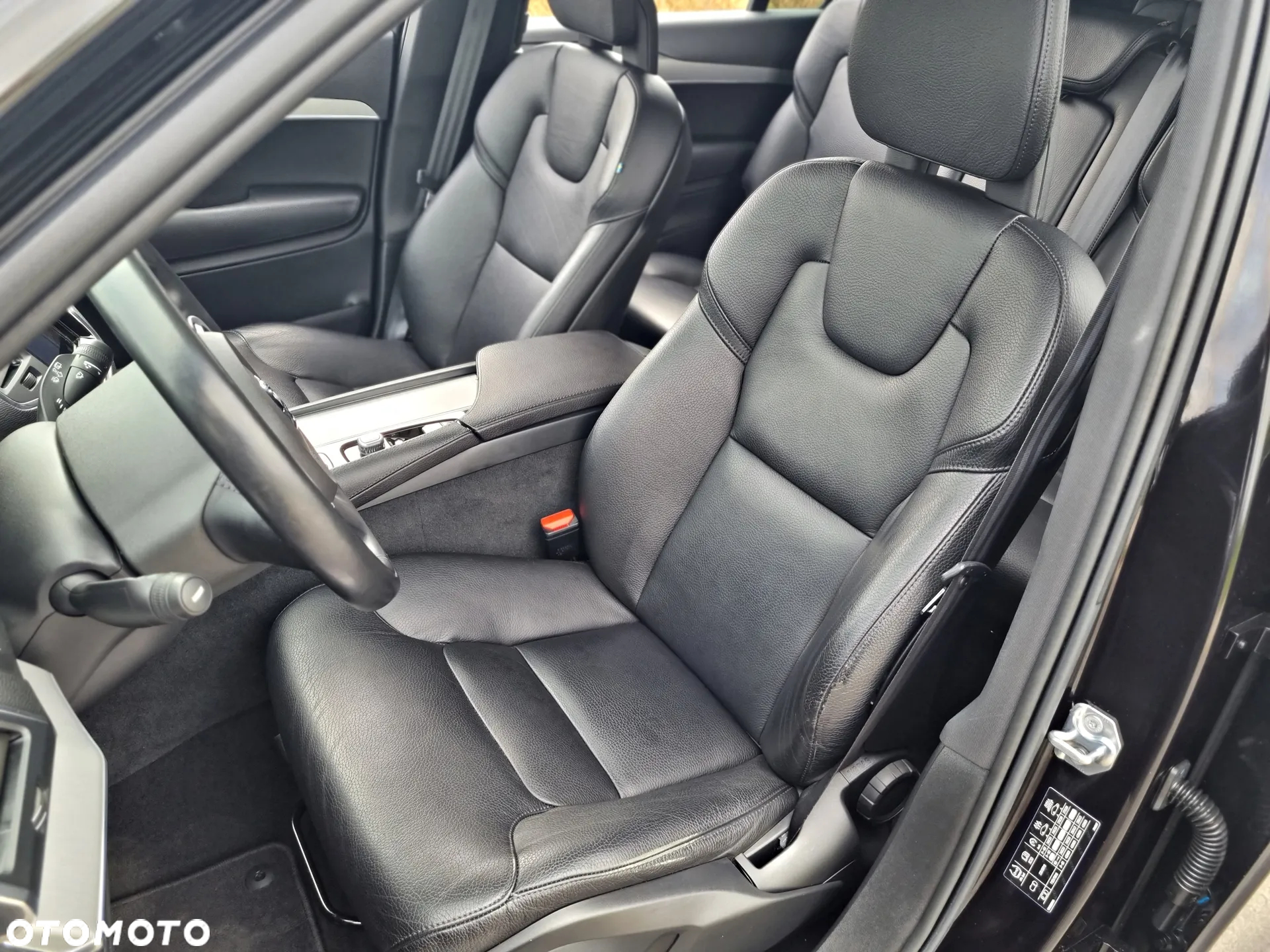 Volvo XC 90 B5 D AWD Geartronic Momentum - 27