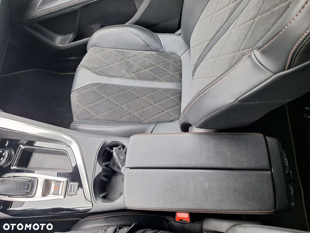 Peugeot 5008 BlueHDI 180 EAT8 GT - 15