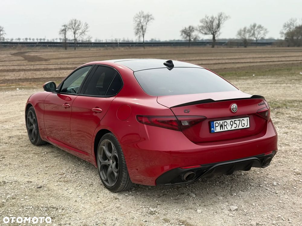 Alfa Romeo Giulia 2.0 Turbo 16V AT8-Q4 Ti - 5