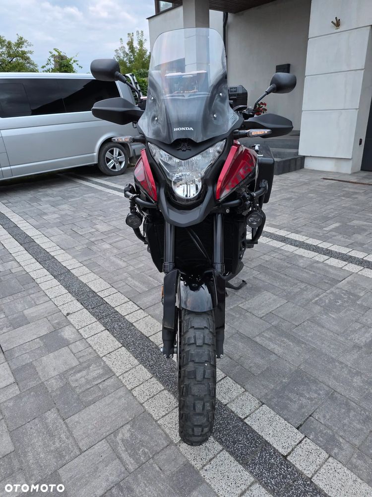 Honda VFR - 12