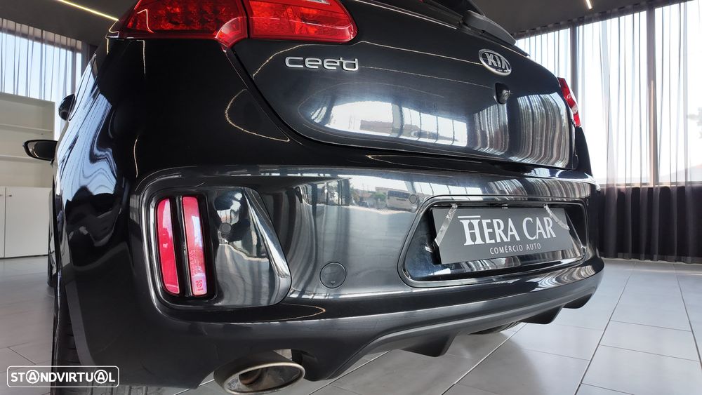 Kia Ceed 1.6 CRDi GT Line - 28