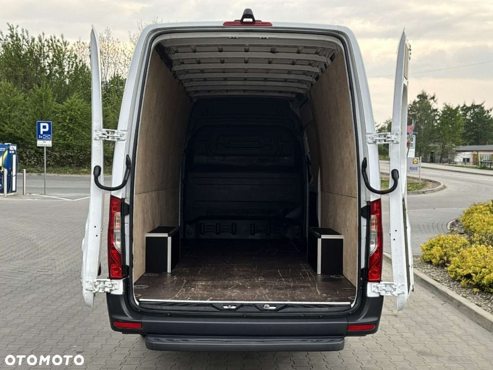 Mercedes-Benz Sprinter - 5