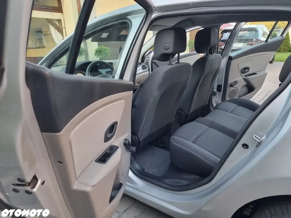 Renault Megane 1.6 16V Expression - 12