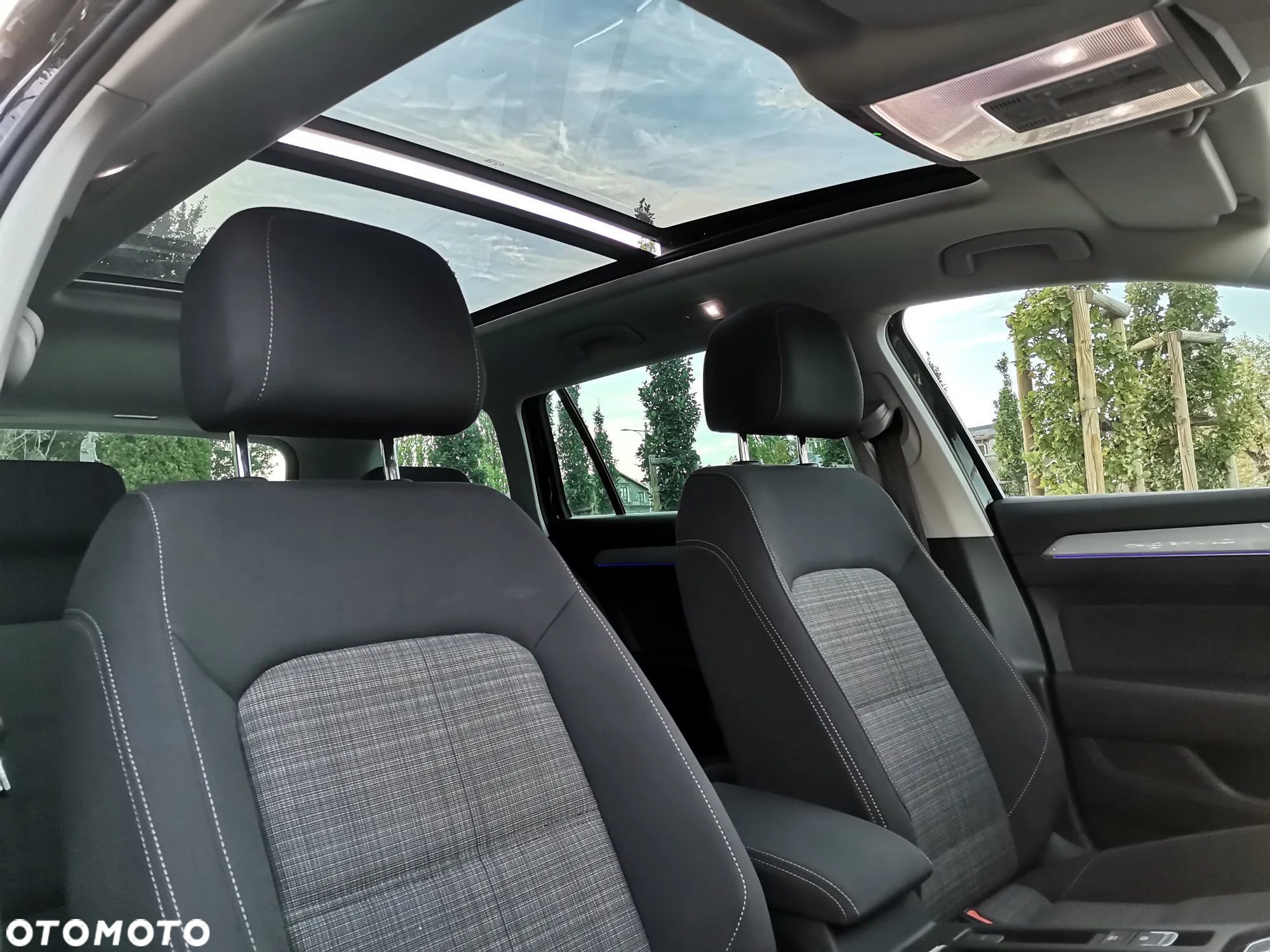 Volkswagen Passat Variant 2.0 TDI SCR DSG Elegance - 18
