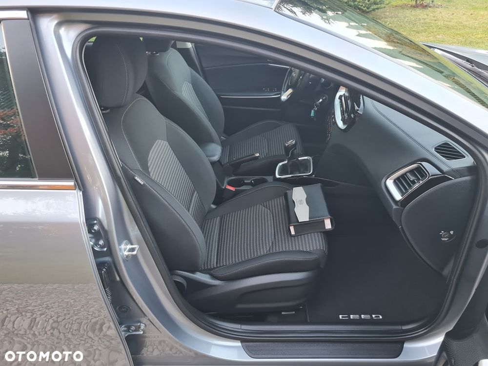 Kia Ceed 1.5 T-GDI OPF Platinum Edition - 16