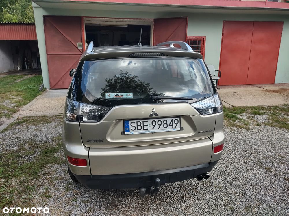 Mitsubishi Outlander 2.0 DID Instyle NAVI - 5