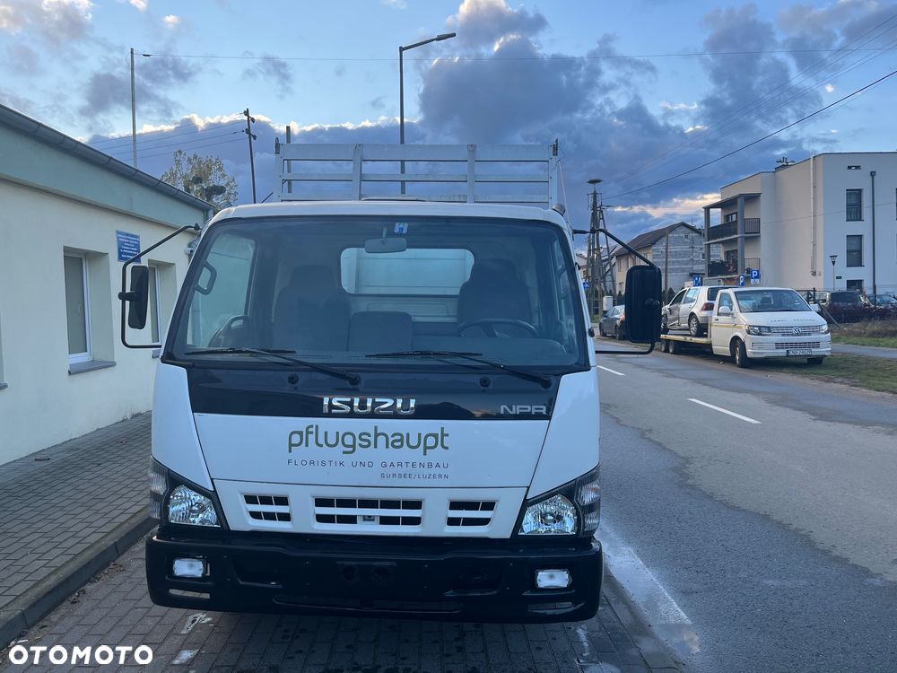 Isuzu NPR85 - 1