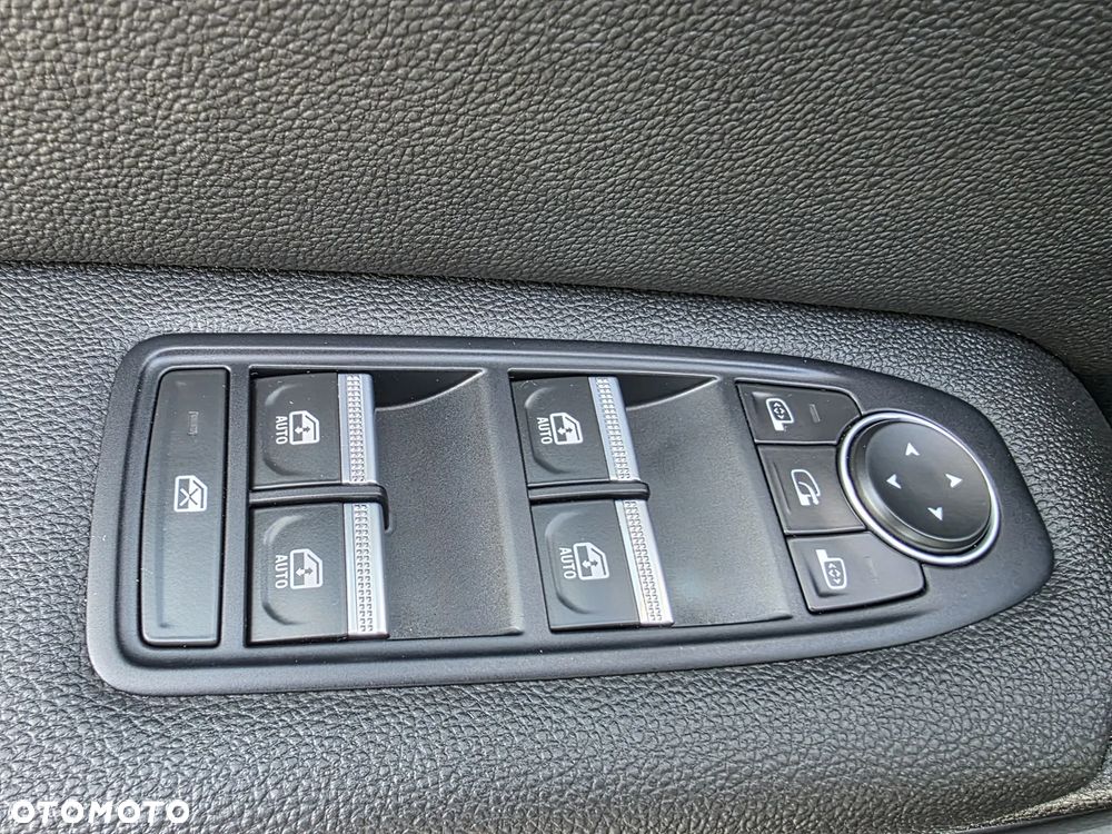 Renault Captur 1.6 E-TECH Plug-In Initiale Paris - 29