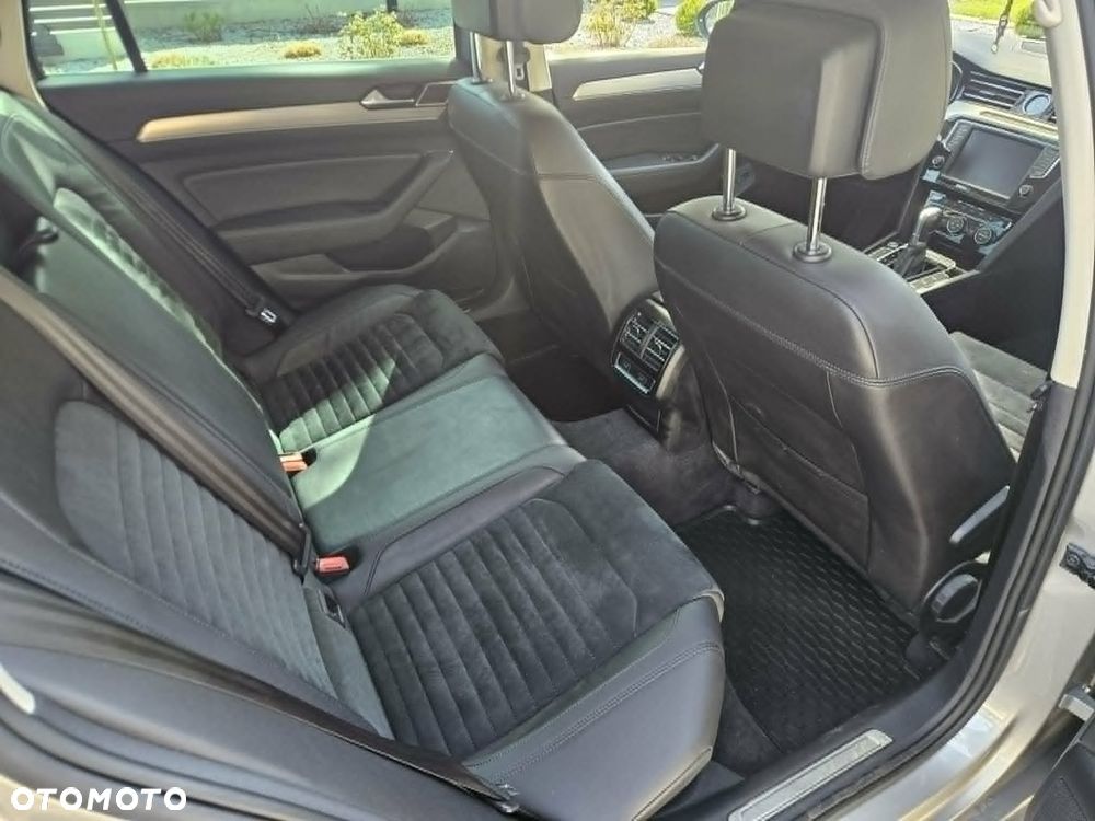 Volkswagen Passat 2.0 TDI BMT 4Mot Highline DSG - 17