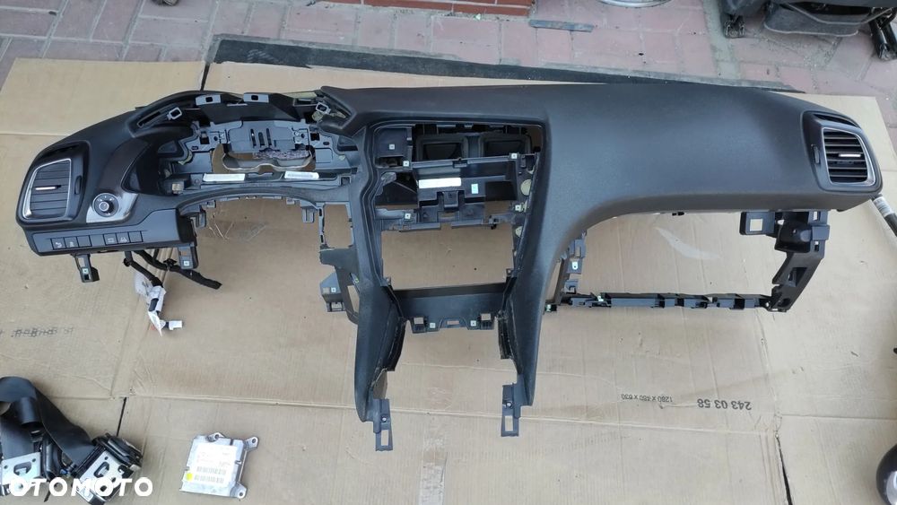 Deska rozdzielcza kokpit Citroen DS5 komplet - 12