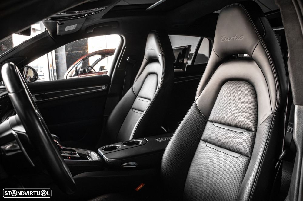 Porsche Panamera Sport Turismo - 22