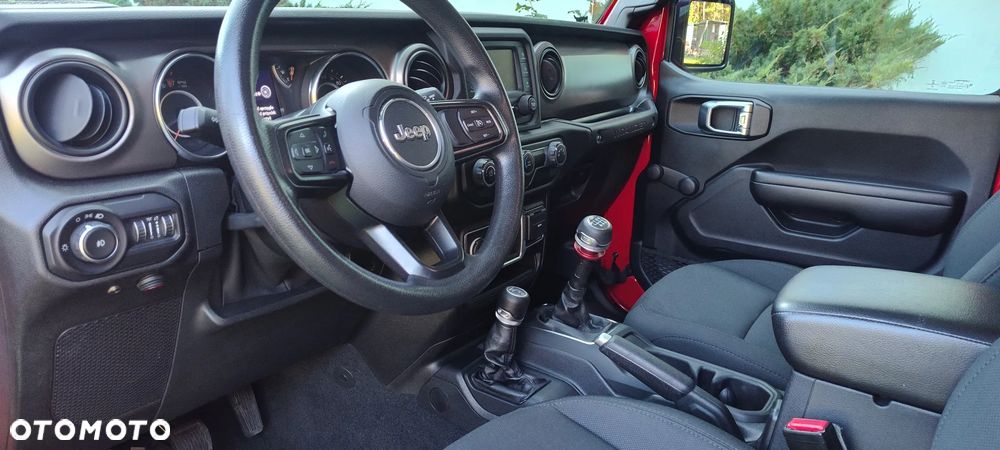 Jeep Wrangler - 16