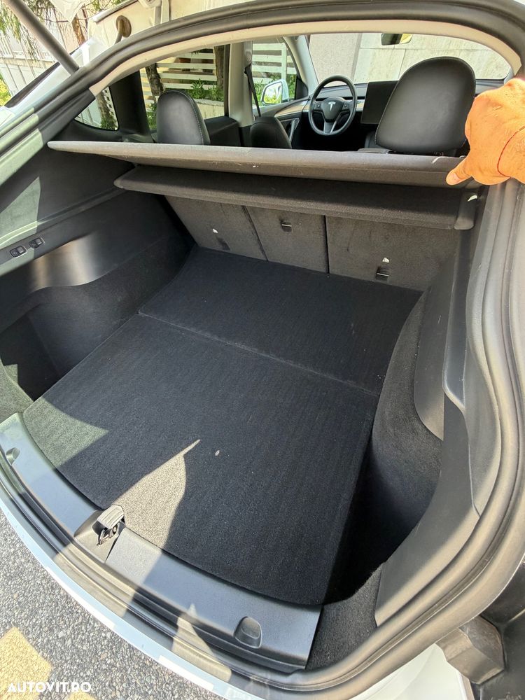 Tesla Model Y Long Range Dual Motor AWD - 15