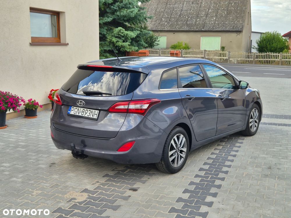 Hyundai i30 i30cw 1.6 CRDi Intro Edition - 3