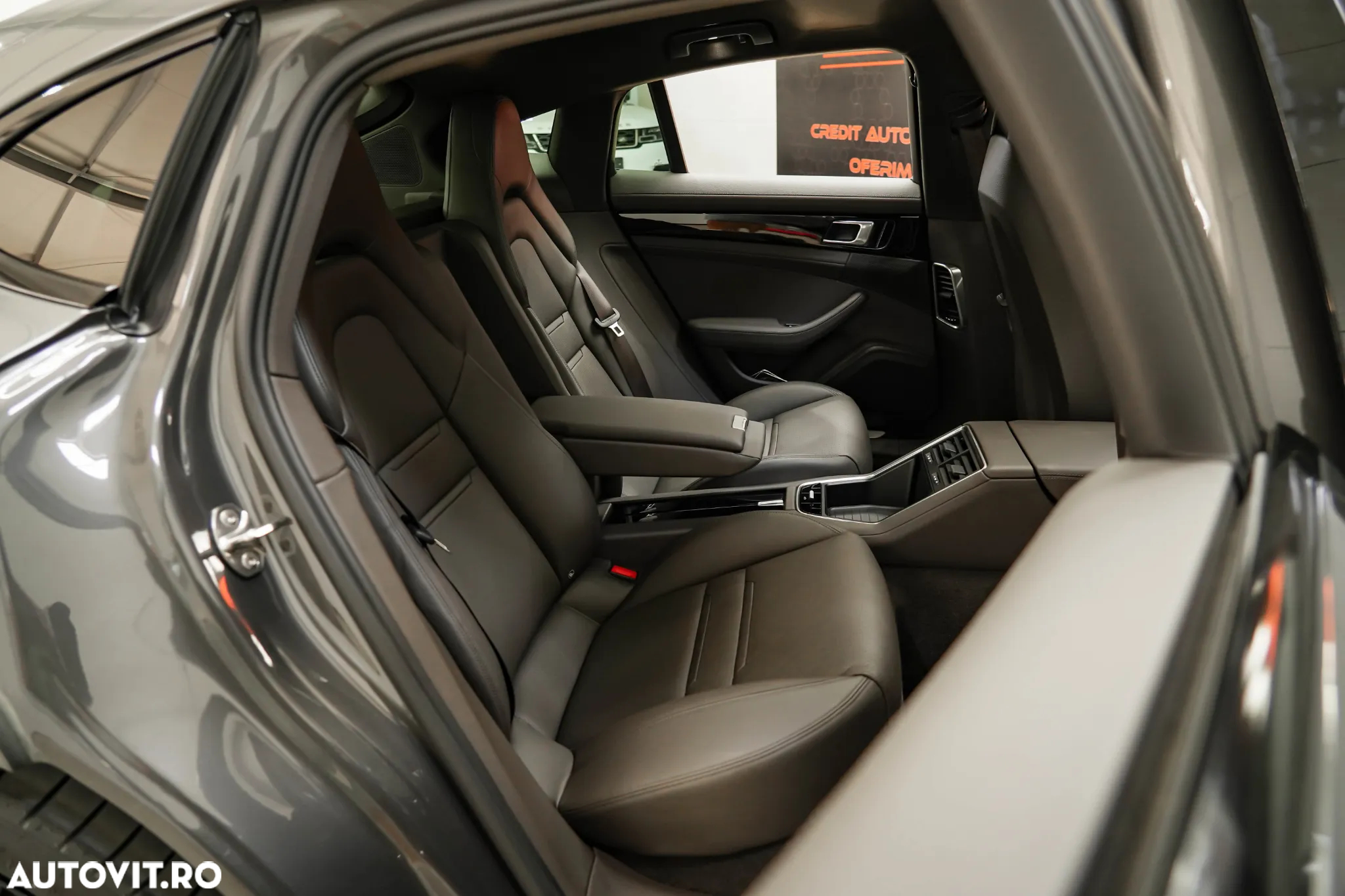Porsche Panamera 4 E-Hybrid - 9