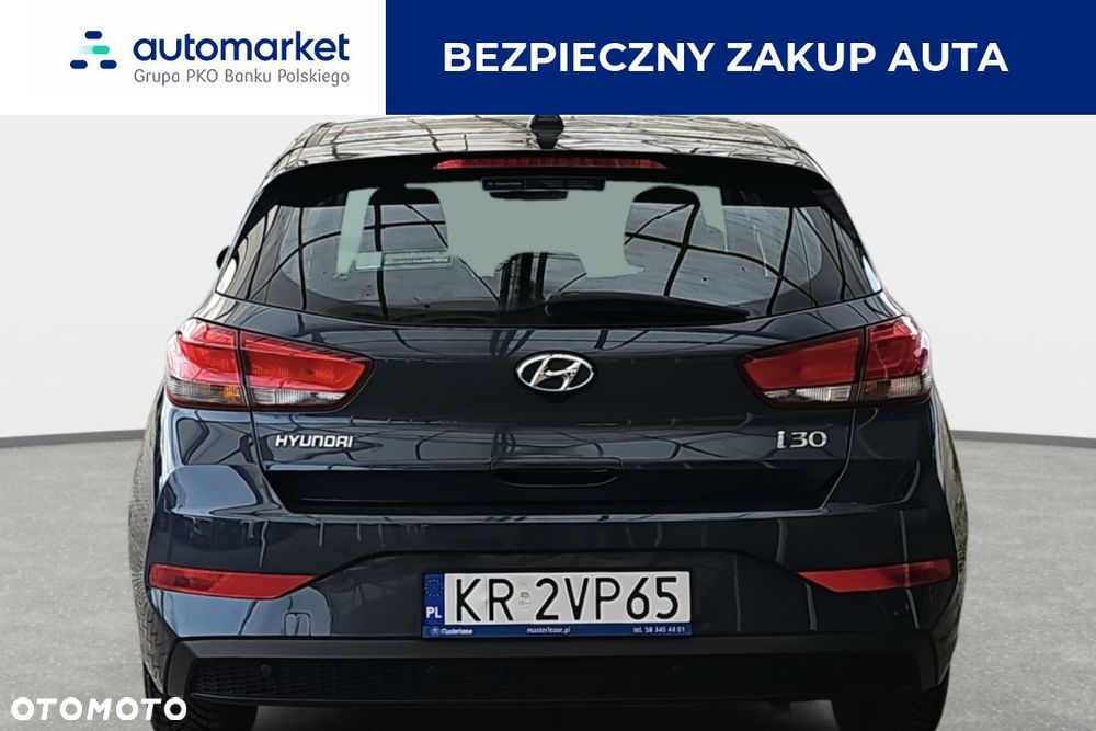 Hyundai i30 1.5 DPI Classic + - 9