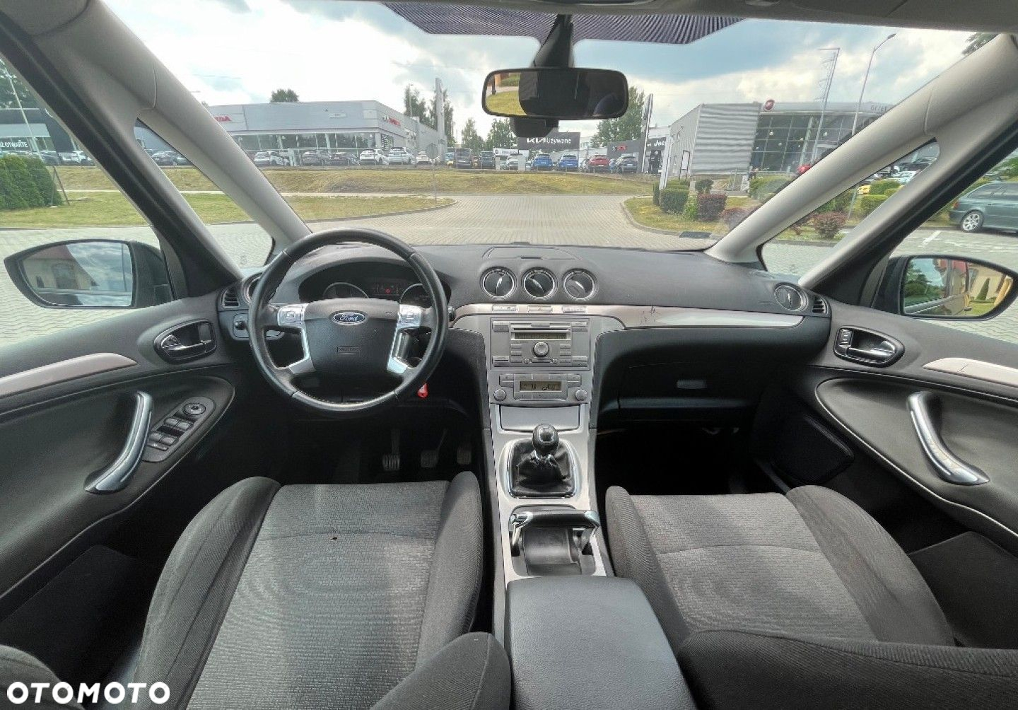 Ford S-Max - 11